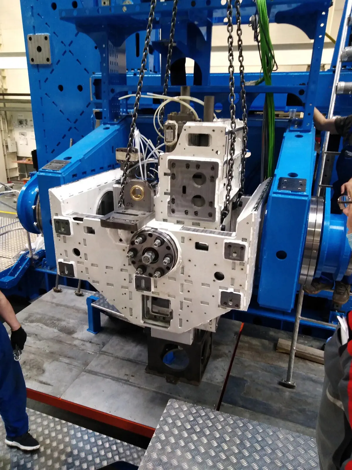 Rotary tables in a Sespel FSW system